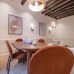 Luxury One Bedroom Flat Near Le Louvre I